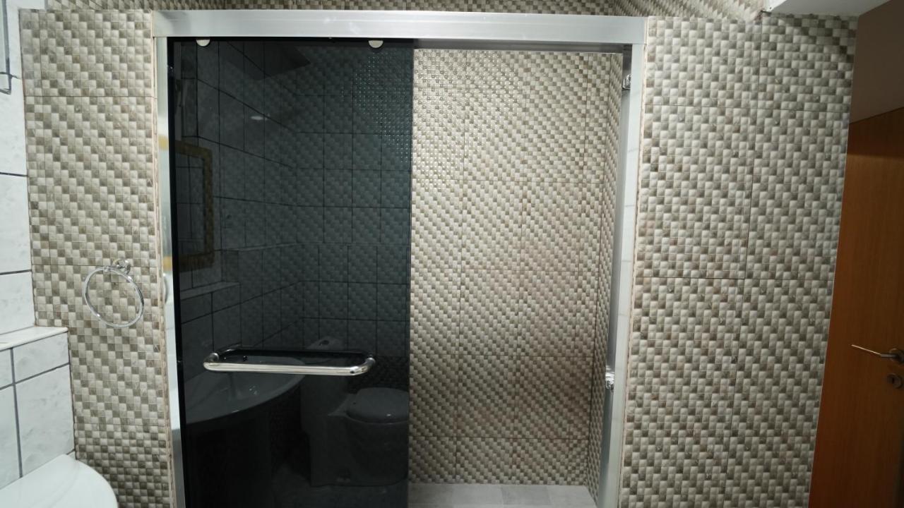 Madigan'S Hotel Kosovo Polje Zewnętrze zdjęcie