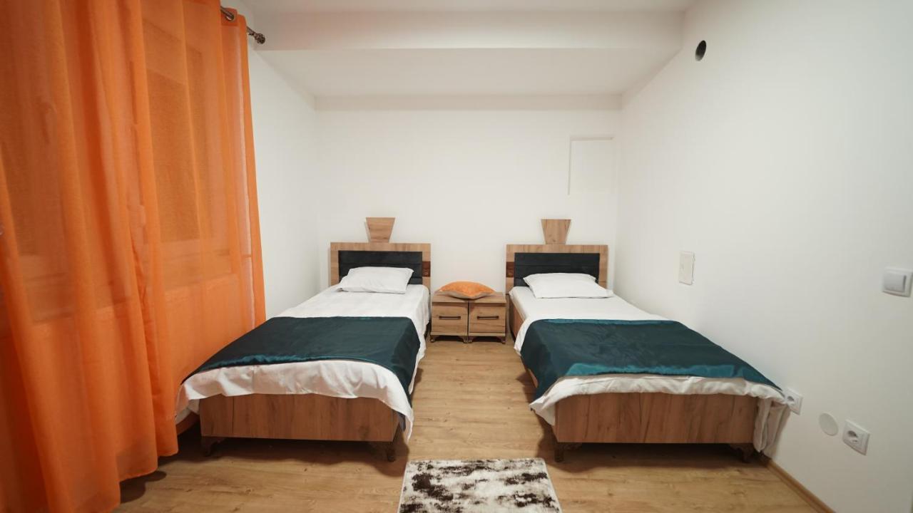 Madigan'S Hotel Kosovo Polje Zewnętrze zdjęcie