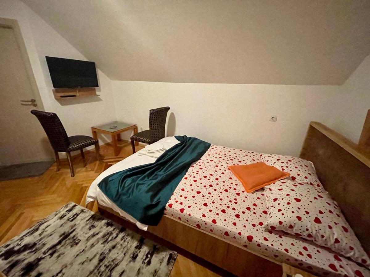 Madigan'S Hotel Kosovo Polje Zewnętrze zdjęcie