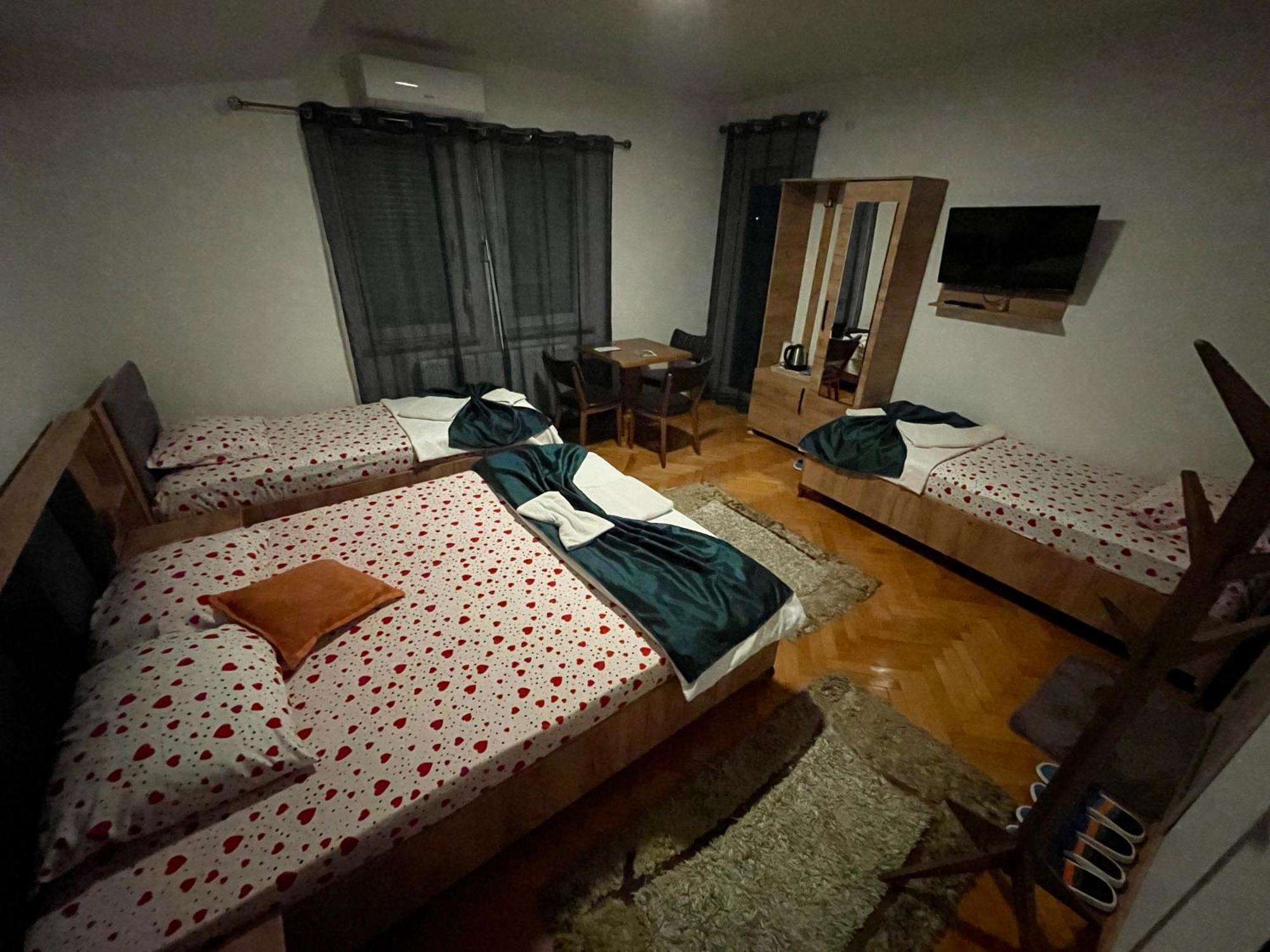 Madigan'S Hotel Kosovo Polje Zewnętrze zdjęcie