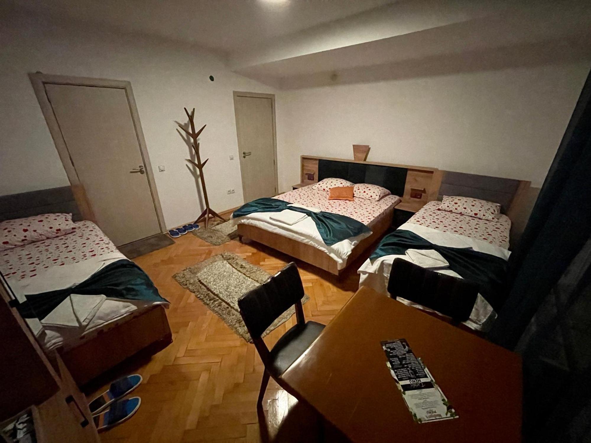 Madigan'S Hotel Kosovo Polje Zewnętrze zdjęcie