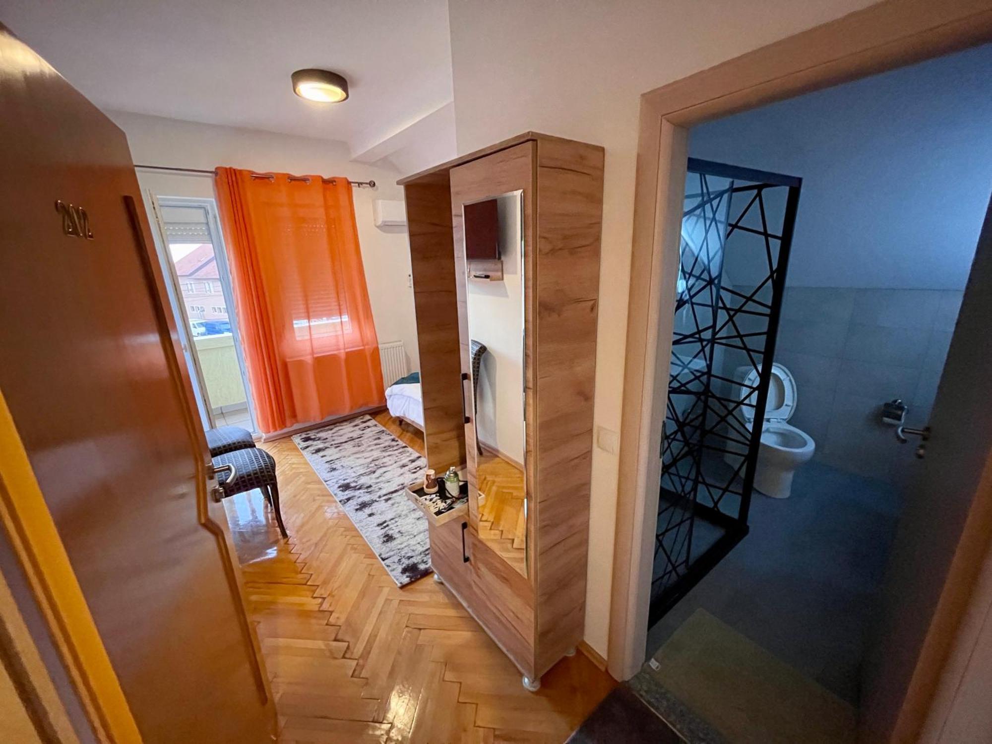 Madigan'S Hotel Kosovo Polje Zewnętrze zdjęcie