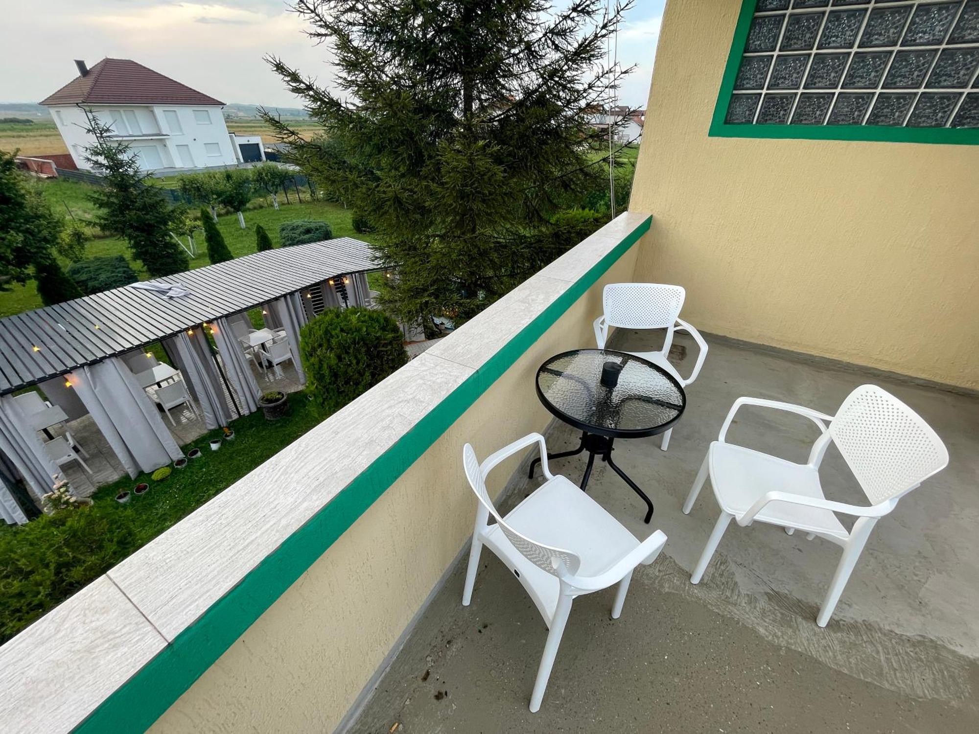 Madigan'S Hotel Kosovo Polje Zewnętrze zdjęcie