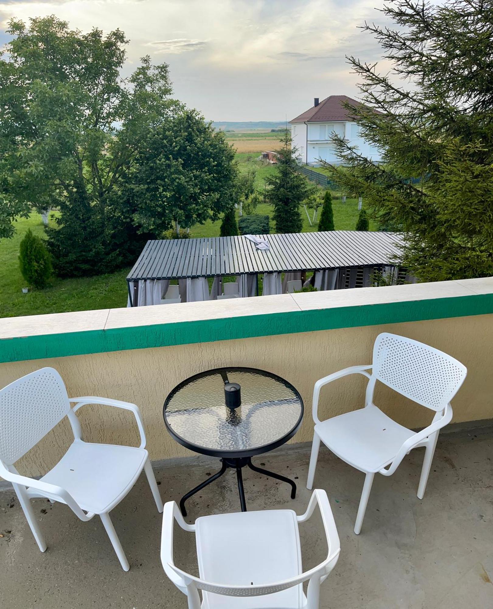 Madigan'S Hotel Kosovo Polje Zewnętrze zdjęcie