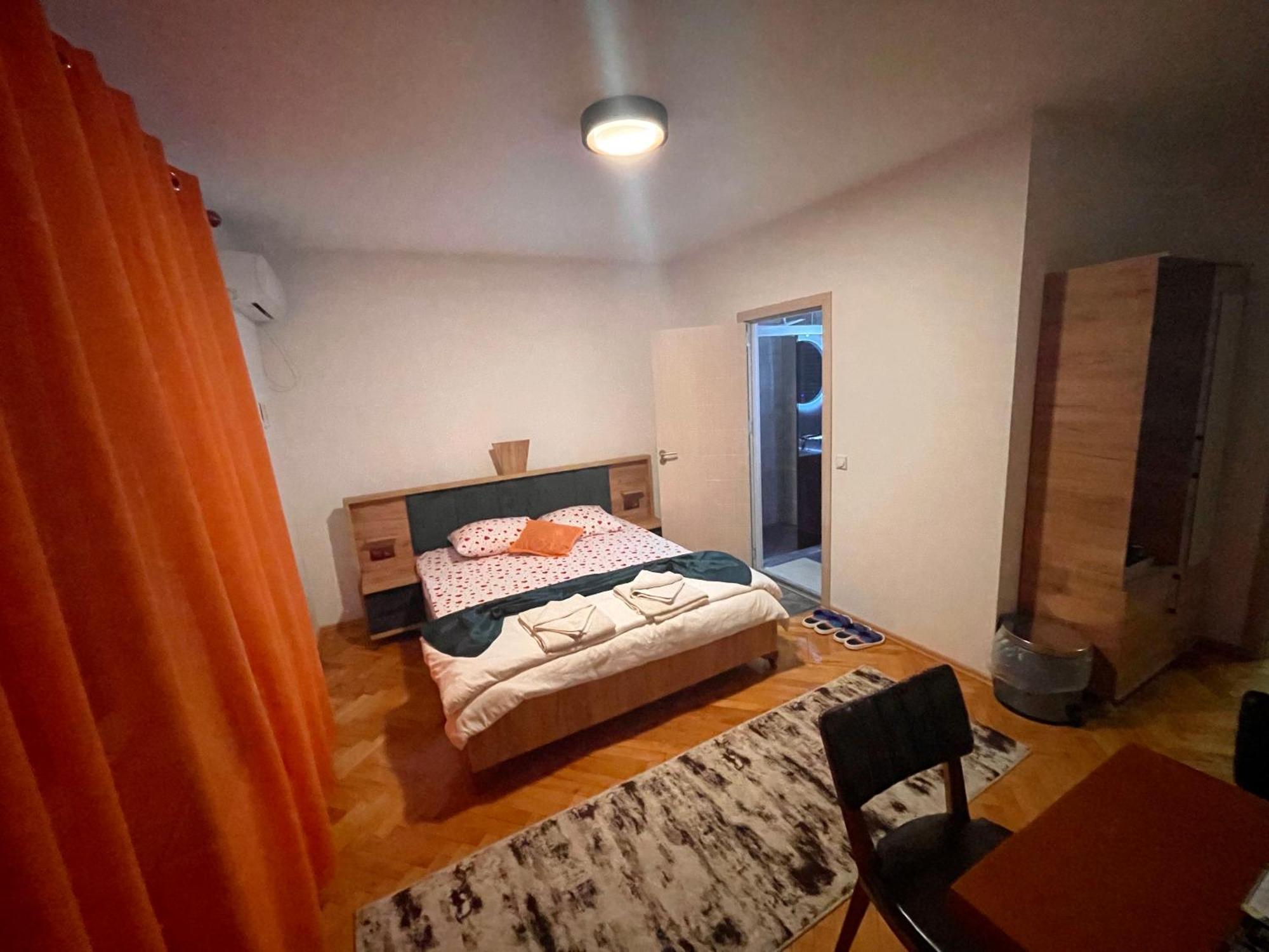 Madigan'S Hotel Kosovo Polje Zewnętrze zdjęcie