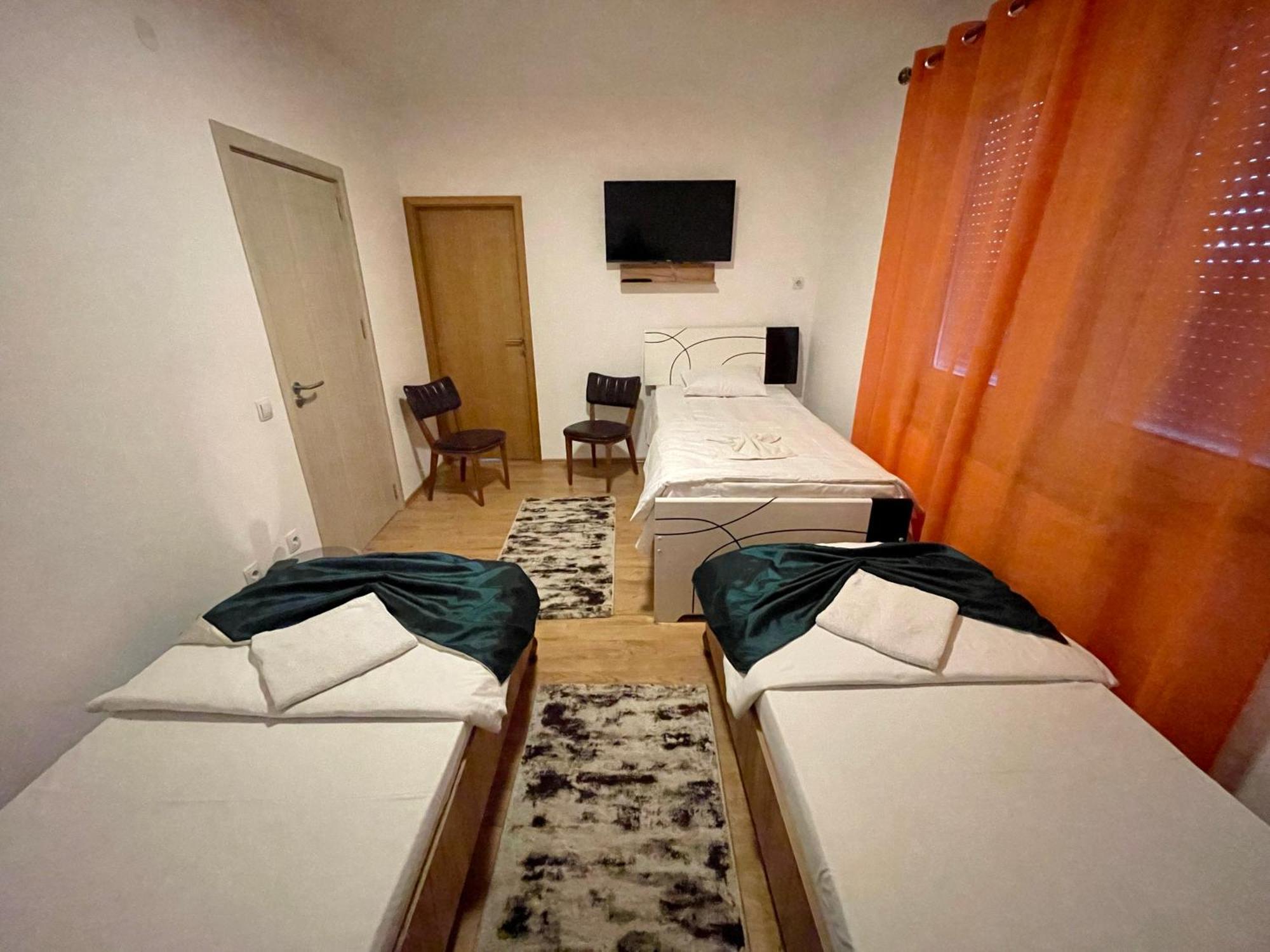 Madigan'S Hotel Kosovo Polje Zewnętrze zdjęcie